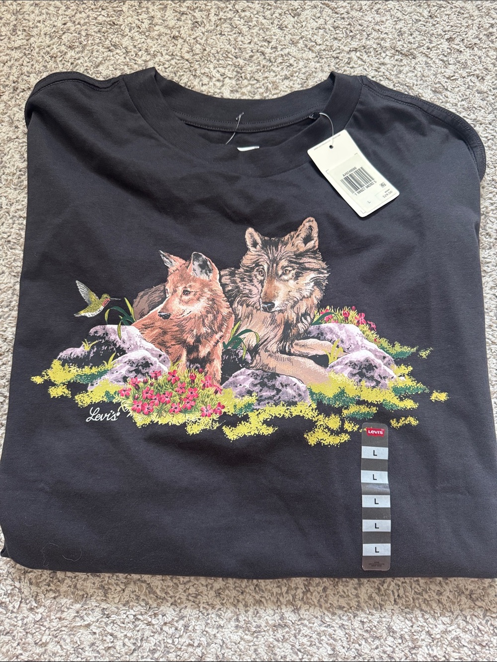 Oversized Levi’s NWT Graphic Wildlife Crewneck T-Shirt